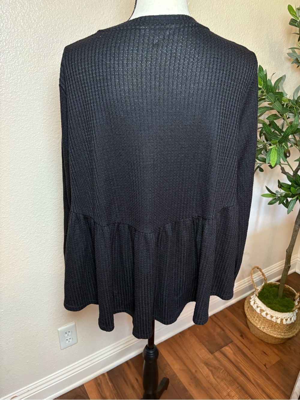 Terra & Sky Black V-Neck Peplum - Picture 3 of 4